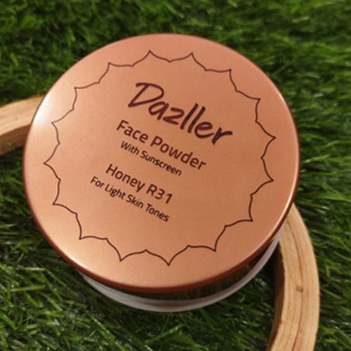 Dazller Face Powder With Sunscreen - Honey R31 for light skin tones